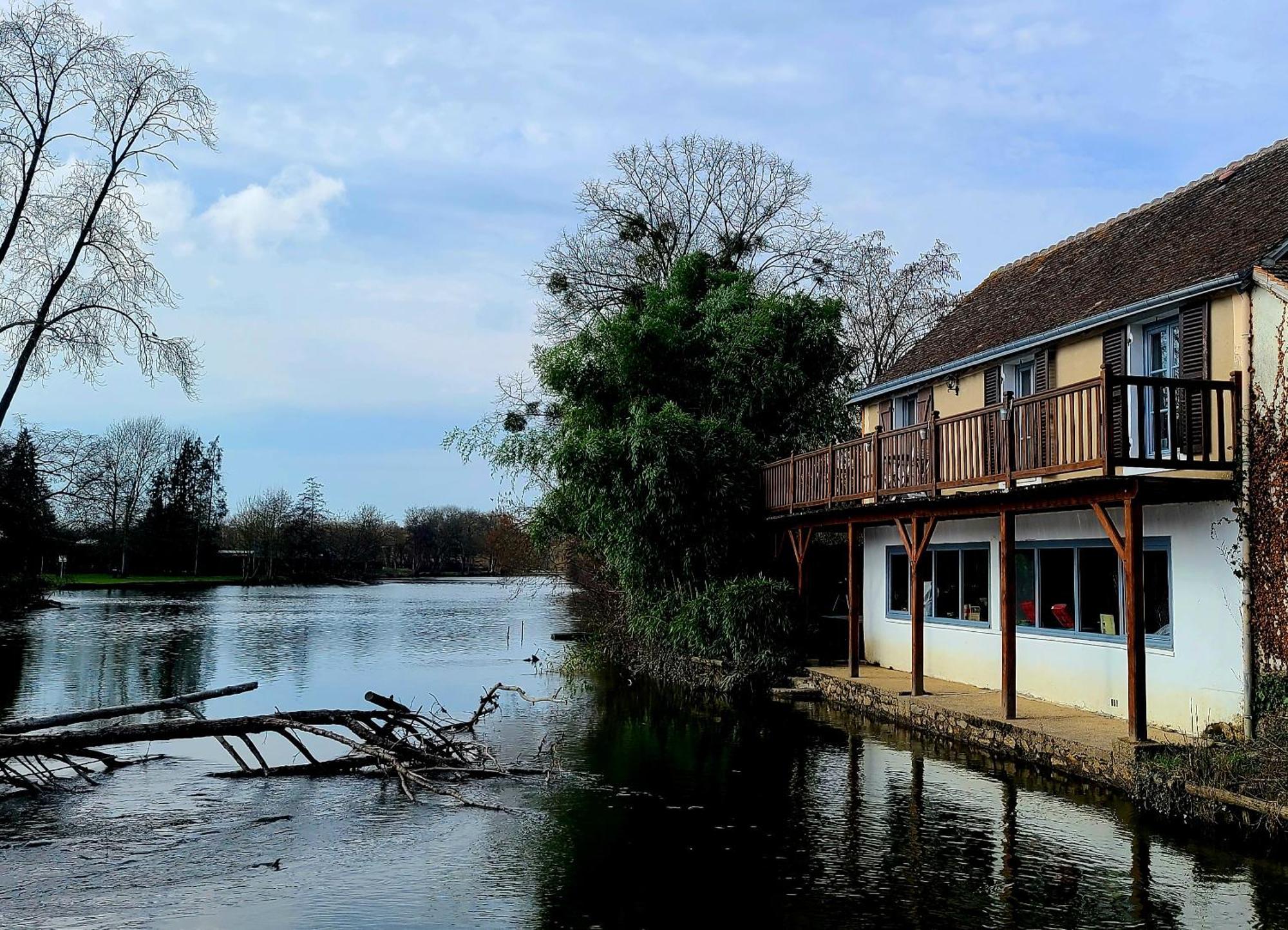 Maison Avec Jardin En Bord De Riviere Villa Fresnay-sur-Sarthe Dış mekan fotoğraf